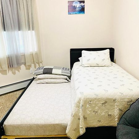 Beautiful 2 Bedroom 1 Bath Apartment With Private Garage Anchorage Ngoại thất bức ảnh
