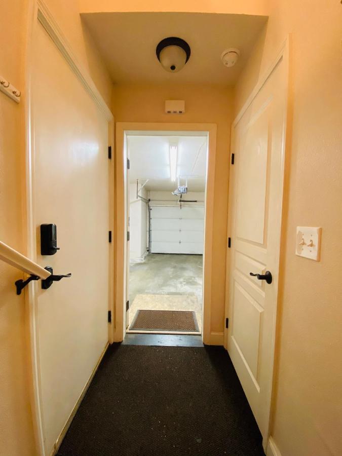 Beautiful 2 Bedroom 1 Bath Apartment With Private Garage Anchorage Ngoại thất bức ảnh
