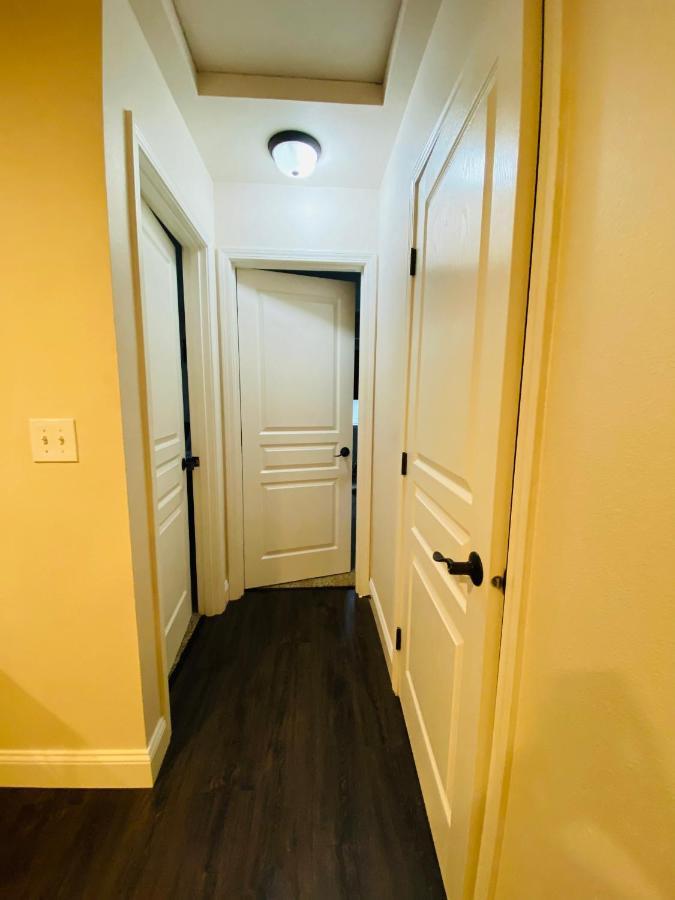 Beautiful 2 Bedroom 1 Bath Apartment With Private Garage Anchorage Ngoại thất bức ảnh